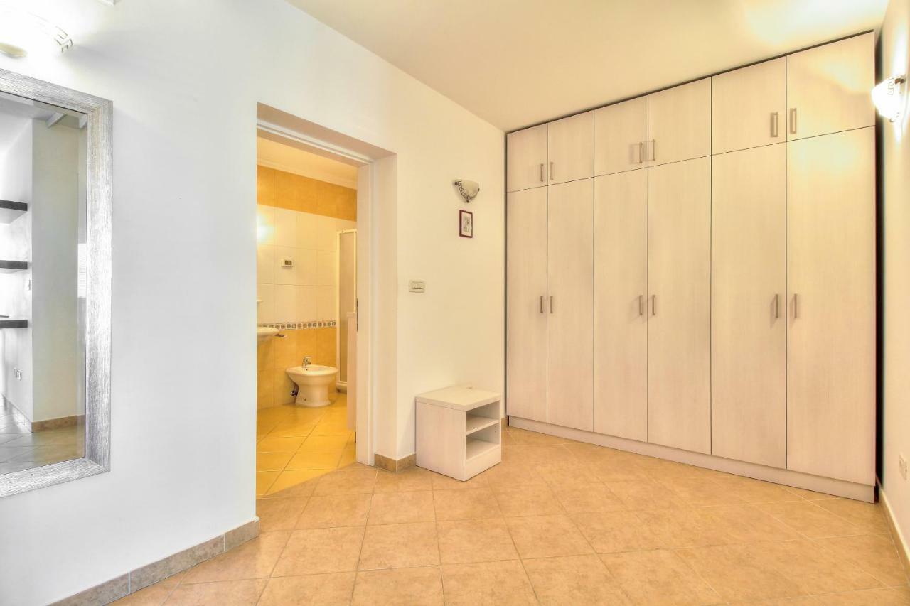Apartment Katarina Crveni Vrh Exteriör bild