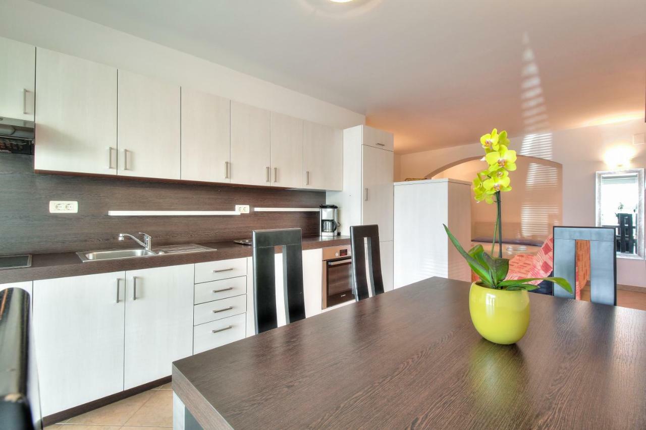 Apartment Katarina Crveni Vrh Exteriör bild