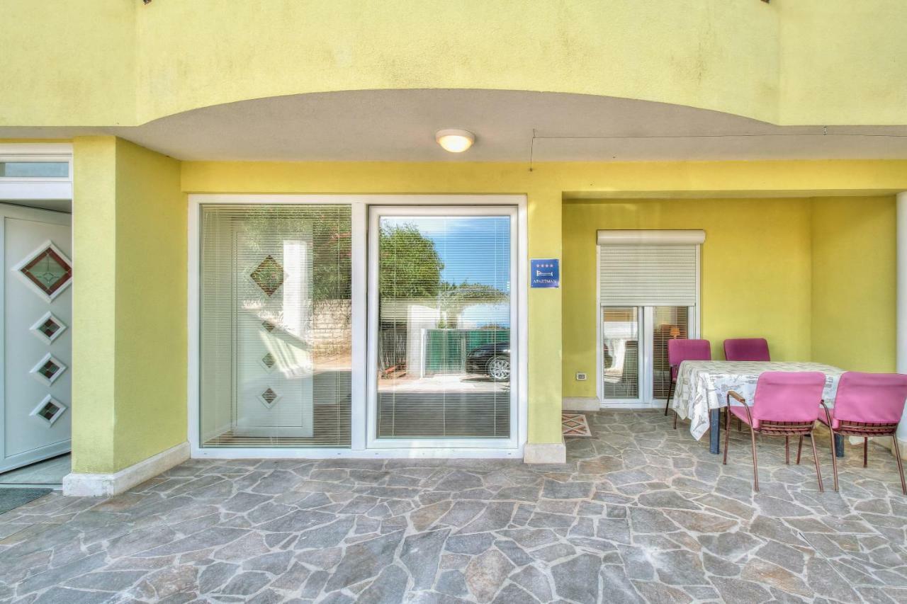 Apartment Katarina Crveni Vrh Exteriör bild