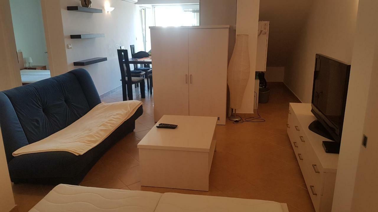 Apartment Katarina Crveni Vrh Exteriör bild