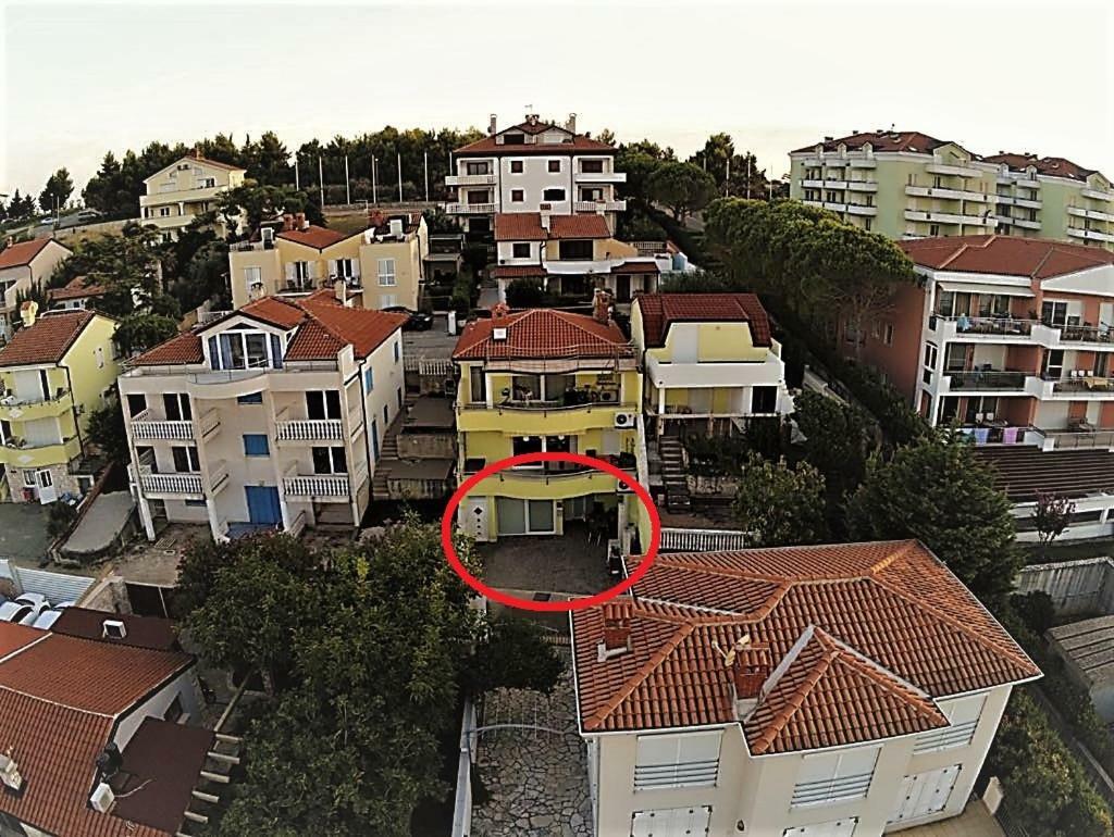 Apartment Katarina Crveni Vrh Exteriör bild